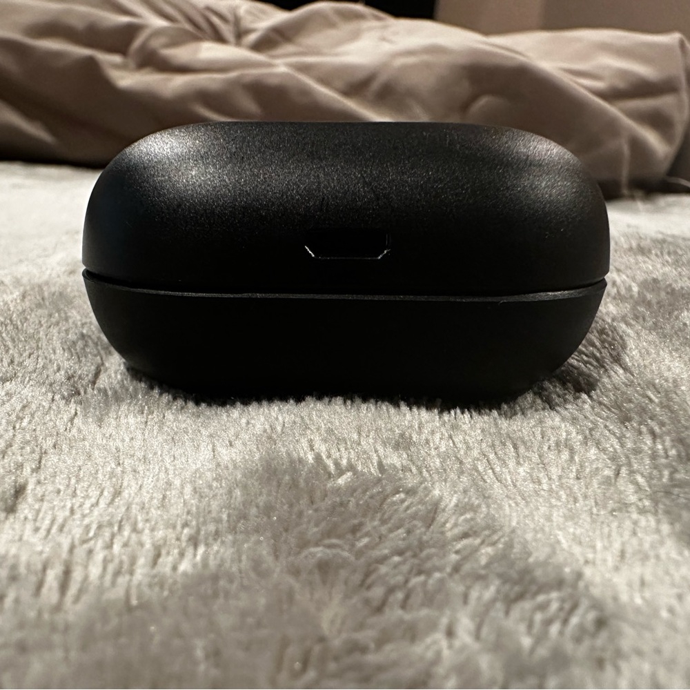 Amazon Earbuds - Picture 3 of 4